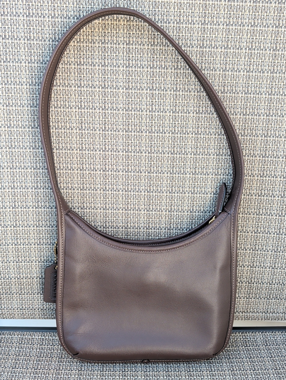 Coach Curve Zip Bag (M2422-CAF11) EUC